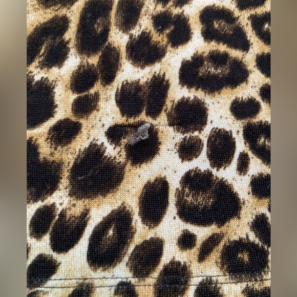 Chico's Leopard Long Sleeve T, size 2 (Large) - Picture 5 of 6